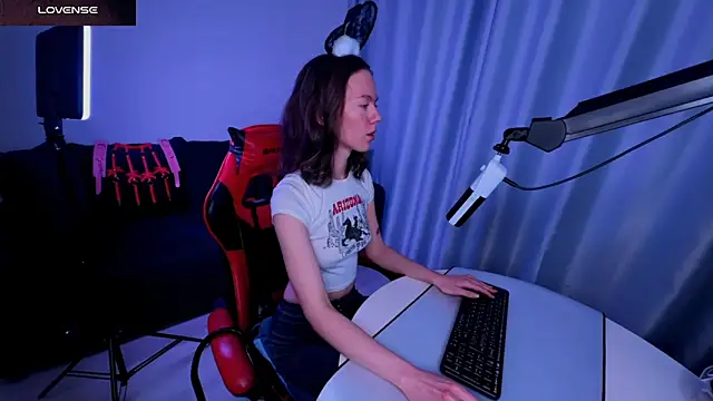 DivineBite online show from February 12, 3:49 pm