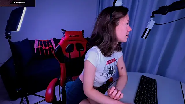 DivineBite online show from February 12, 6:51 pm