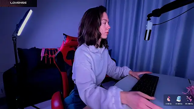 DivineBite online show from February 12, 9:54 pm