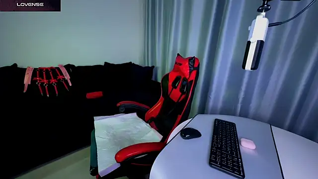 DivineBite online show from February 19, 9:25 pm