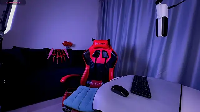 DivineBite online show from March 22, 6:14 pm