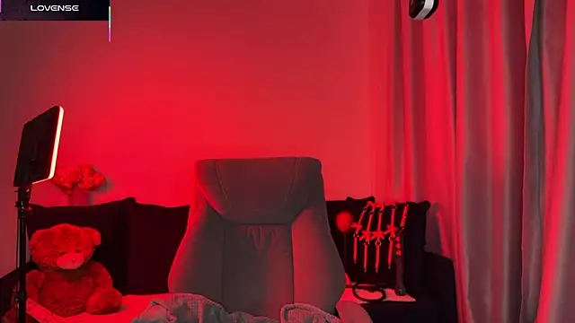 DivineBite online show from October 20, 4:07 pm