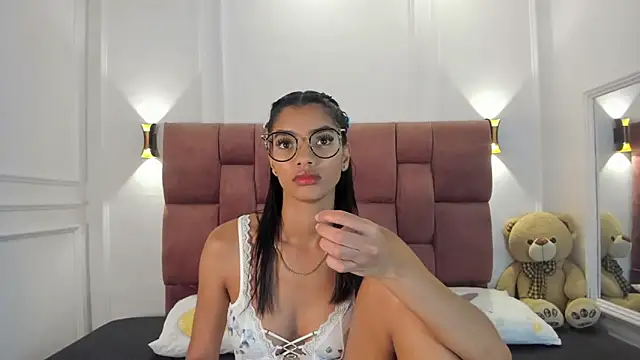 liagirl cute online show from January 11, 5:20 am