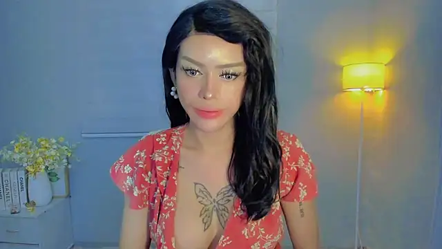 Snapshot of Patricia_fox chatting on May 18, 10:26 pm Patricia fox online show from May 18, 10:26 pm