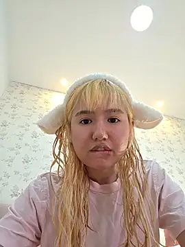 Pinkie Princes online show from December 13, 8:58 pm