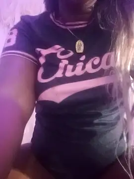 EmilyyRosee  online show from April 16, 10:05 am