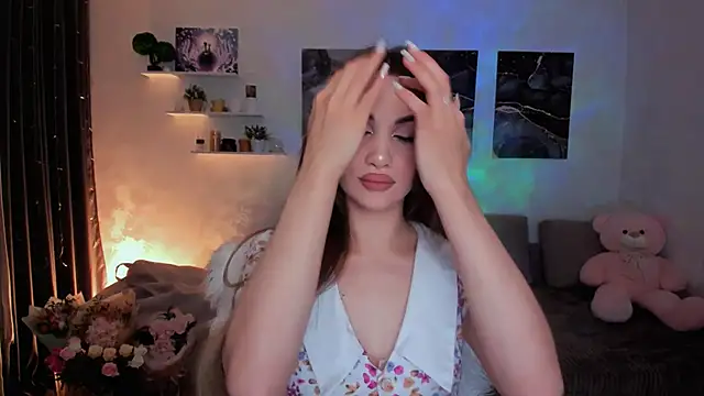 aPieceOfJoy online show from December 15, 9:08 pm