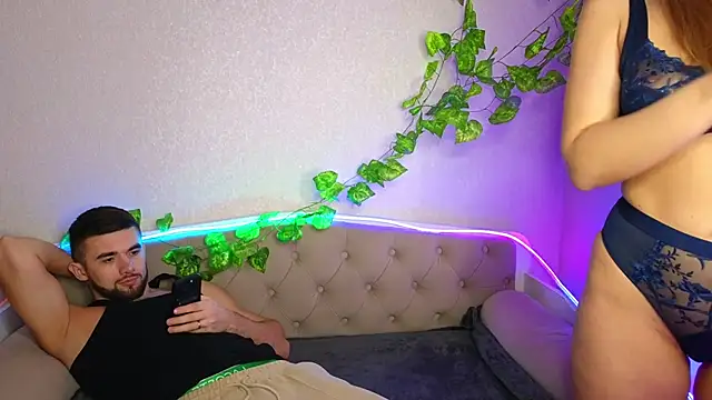 Snapshot of ParadisePleasure_ chatting on January 20, 2:43 am ParadisePleasure  online show from January 20, 2:43 am