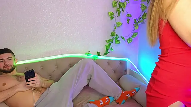 Snapshot of ParadisePleasure_ chatting on March 6, 1:58 am ParadisePleasure  online show from March 6, 1:58 am