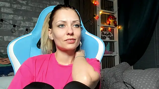 karo123421 online show from December 15, 8:46 pm