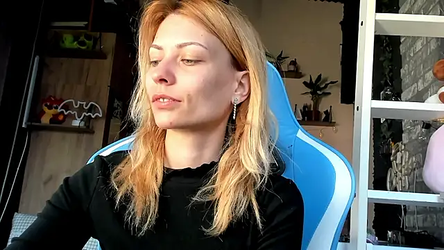 karo123421 online show from March 14, 12:43 pm