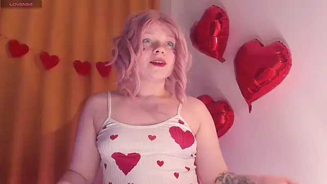 SueNiceeeee online show from February 14, 11:45 pm