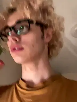 Snapshot of Herman_Elfi chatting on October 23, 1:27 am Herman Elfi online show from October 23, 1:27 am