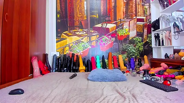 Snapshot of NikkaHOTx chatting on February 6, 5:56 am NikkaHOTx online show from February 6, 5:56 am