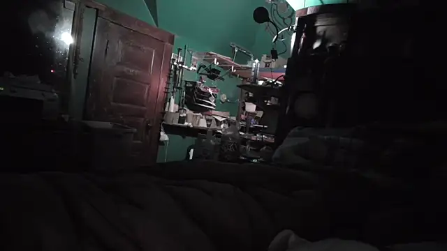 charactrzero online show from April 5, 9:50 am