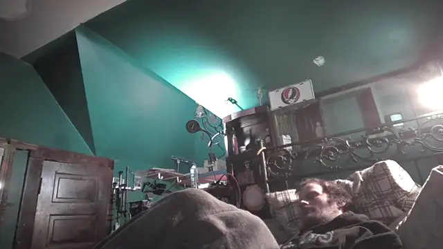 charactrzero online show from April 9, 6:19 am