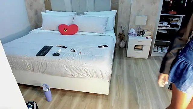 stefializon online show from March 27, 12:27 am