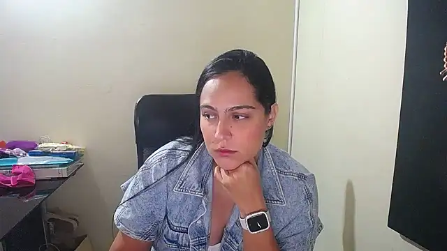 kendall 52 online show from December 20, 1:43 pm