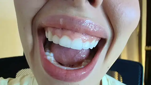 lisbet21x online show from May 20, 9:43 pm