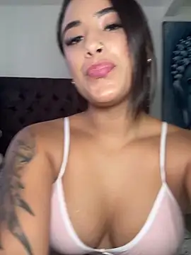 Nattasha Brown online show from November 18, 4:22 pm