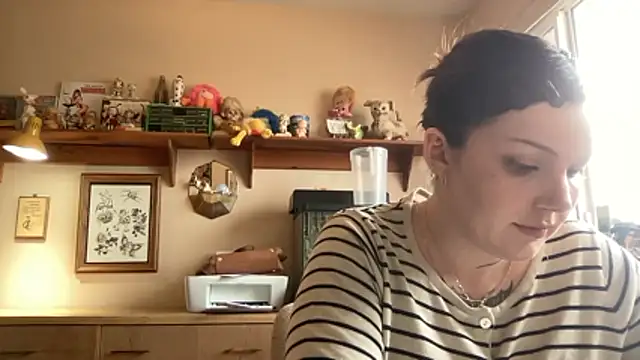 Snapshot of SweetMaisie chatting on February 6, 9:07 pm SweetMaisie online show from February 6, 9:07 pm