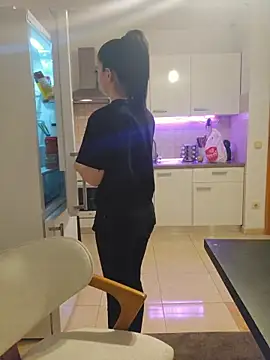 Snapshot of U_prolazu chatting on February 22, 6:50 pm U prolazu online show from February 22, 6:50 pm