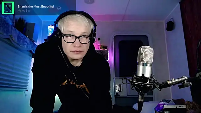 Snapshot of Snarfle82 chatting on February 5, 11:55 am Snarfle82 online show from February 5, 11:55 am