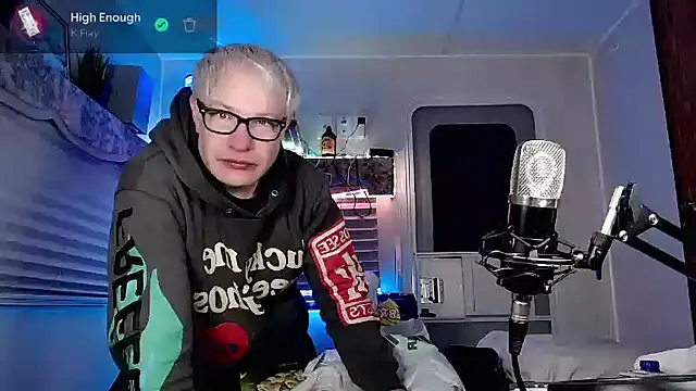 Snapshot of Snarfle82 chatting on March 12, 5:46 am Snarfle82 online show from March 12, 5:46 am