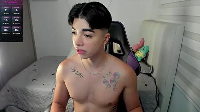 santy7v7 online show from November 11, 1:33 pm