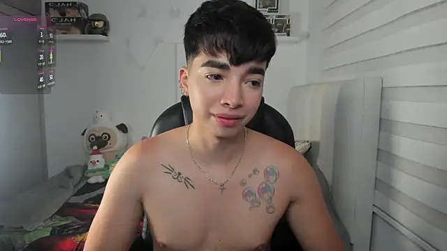 santy7v7 online show from March 24, 1:38 pm