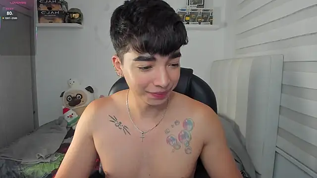 santy7v7 online show from April 4, 1:19 pm