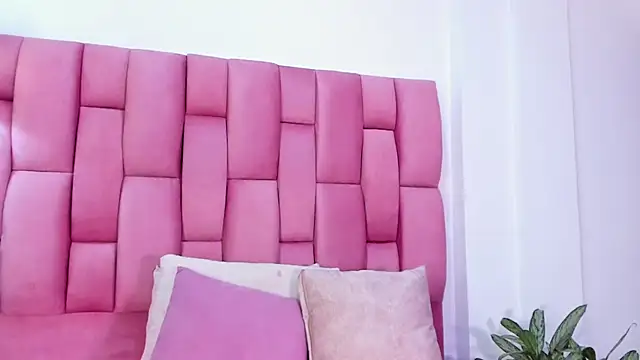 Lia sarahi online show from February 16, 11:27 am