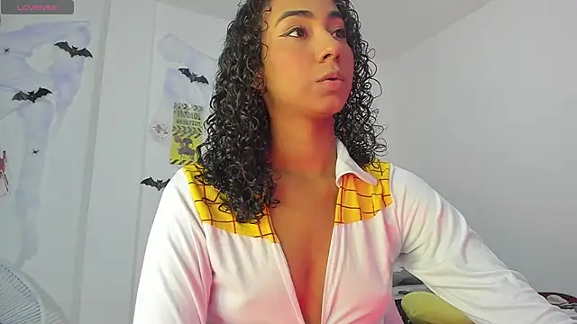 khaliope online show from October 31, 3:29 am