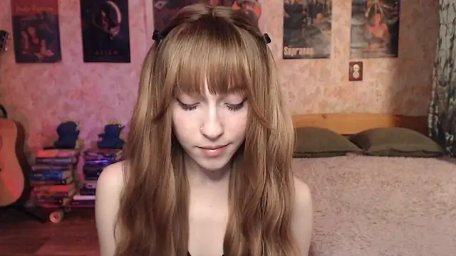 Snapshot of Friendly_Ellie chatting on February 7, 1:15 pm Friendly Ellie online show from February 7, 1:15 pm