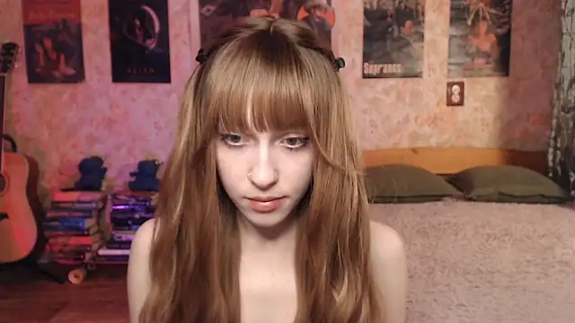 Snapshot of Friendly_Ellie chatting on February 10, 12:04 am Friendly Ellie online show from February 10, 12:04 am