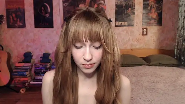 Snapshot of Friendly_Ellie chatting on February 12, 1:17 pm Friendly Ellie online show from February 12, 1:17 pm