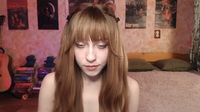 Snapshot of Friendly_Ellie chatting on February 17, 11:22 pm Friendly Ellie online show from February 17, 11:22 pm