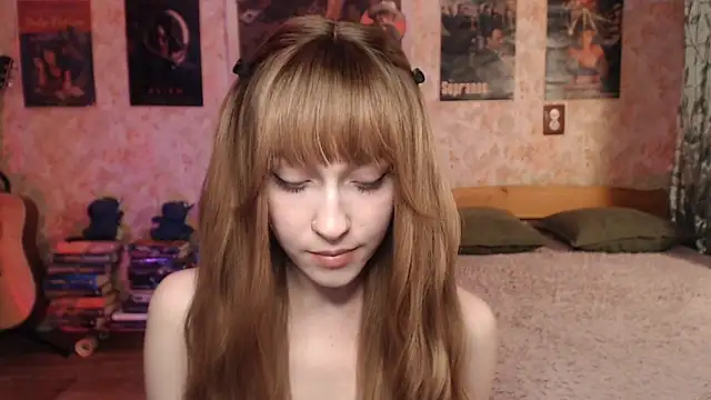 Snapshot of Friendly_Ellie chatting on February 20, 1:22 pm Friendly Ellie online show from February 20, 1:22 pm