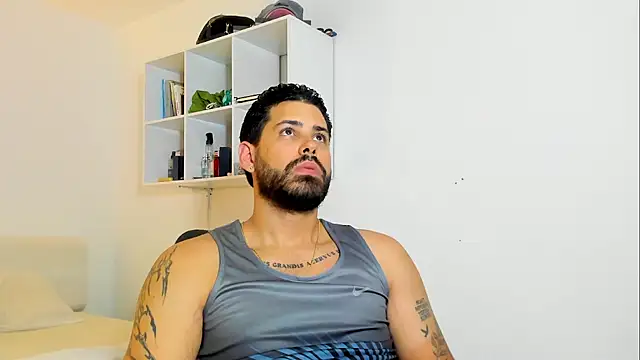 Justyn Torres online show from February 12, 2:56 pm