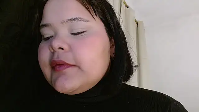 Snapshot of sexychubby___ chatting on February 15, 11:14 pm sexychubby    online show from February 15, 11:14 pm