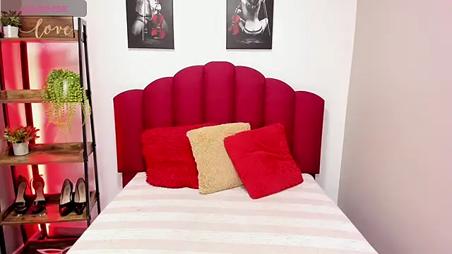 Snapshot of Ashleyyrobert chatting on December 13, 12:17 pm Ashleyyrobert online show from December 13, 12:17 pm