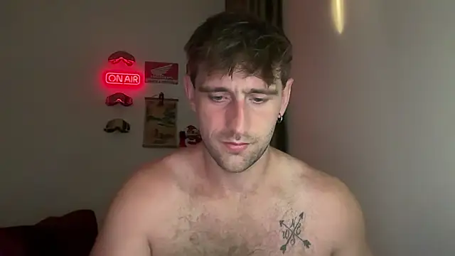 lukegunn online show from April 14, 11:33 pm