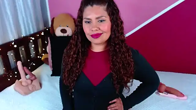 Queenamazon1 online show from June 3, 4:37 am