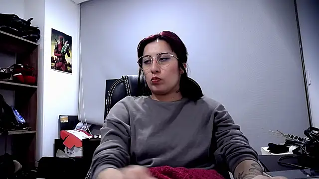Snapshot of Scarlett_Sen chatting on April 28, 2:44 pm Scarlett Sen online show from April 28, 2:44 pm