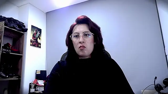 Snapshot of Scarlett_Sen chatting on May 14, 3:08 pm Scarlett Sen online show from May 14, 3:08 pm