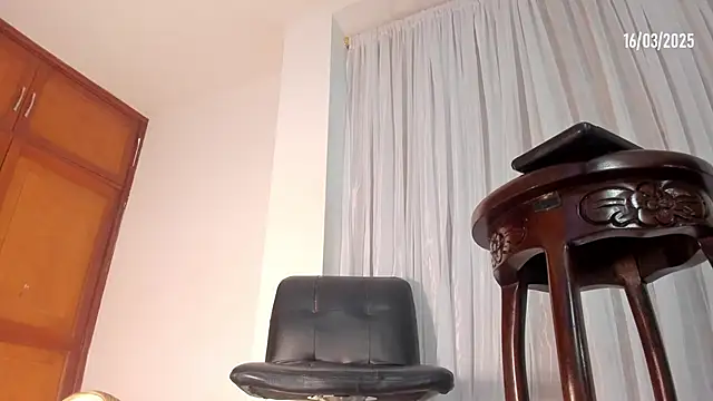 Snapshot of jaddyk_ chatting on March 16, 8:11 pm jaddyk  online show from March 16, 8:11 pm