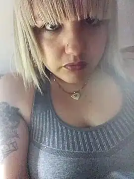 Snapshot of shaynarg chatting on October 31, 3:51 am shaynarg online show from October 31, 3:51 am