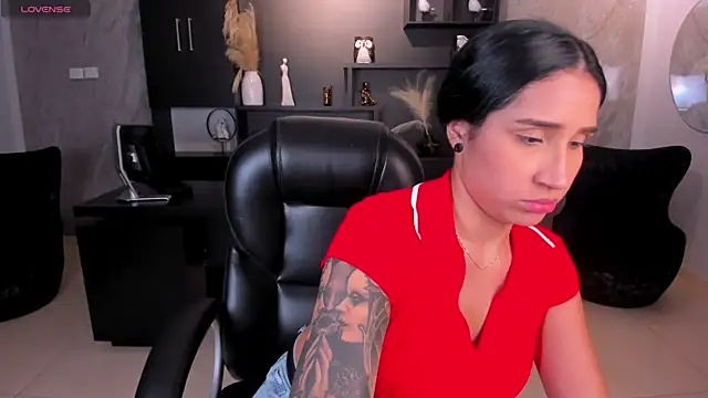 NickyLawson online show from June 18, 4:57 am
