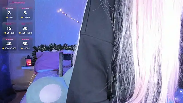 Misty Shadow online show from December 19, 11:45 pm