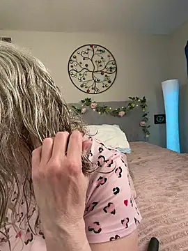 Kaitlyn Winters online show from February 17, 7:16 am